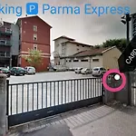 Parma Express Traveller\'S Lodging III Front Station Fs Parking Privato