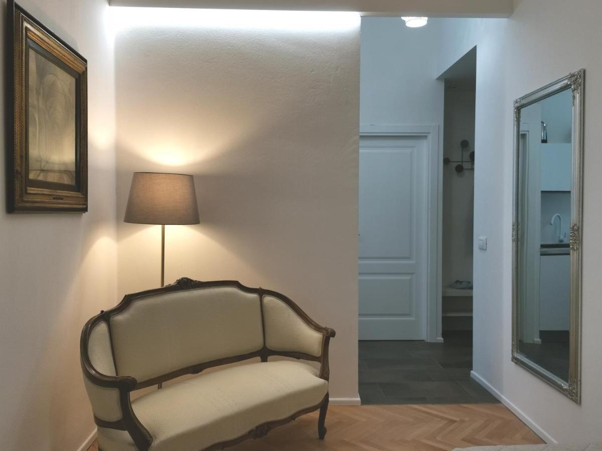 Apartemen Express Traveller's Iii Front Station Fs Parking Privato *