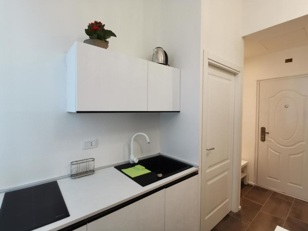Express Traveller's Iii Front Station Fs Parking Privato Apartemen