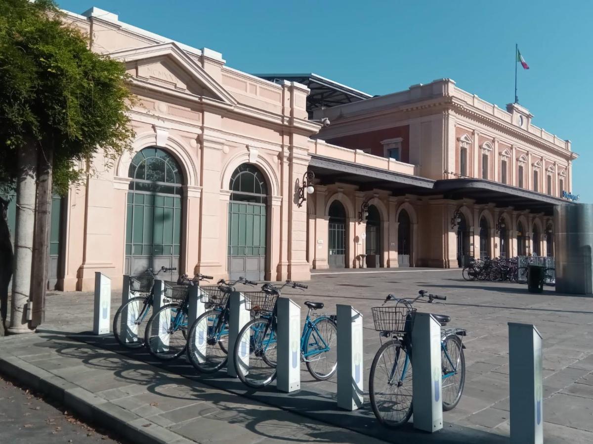 Express Traveller's Iii Front Station Fs Parking Privato Apartemen Parma