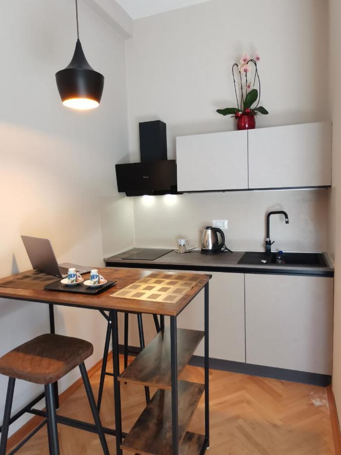 Express Traveller's Iii Front Station Fs Parking Privato Apartemen Parma