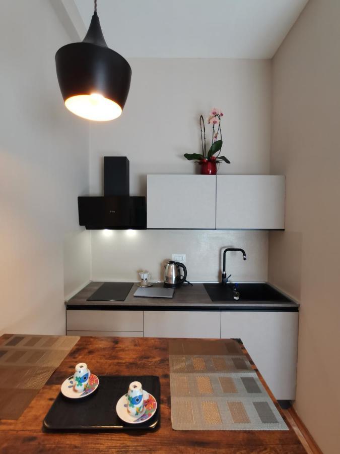 Express Traveller's Iii Front Station Fs Parking Privato Apartemen