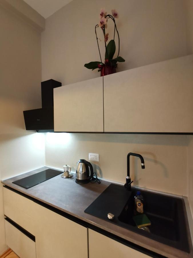 Express Traveller's Iii Front Station Fs Parking Privato Apartment