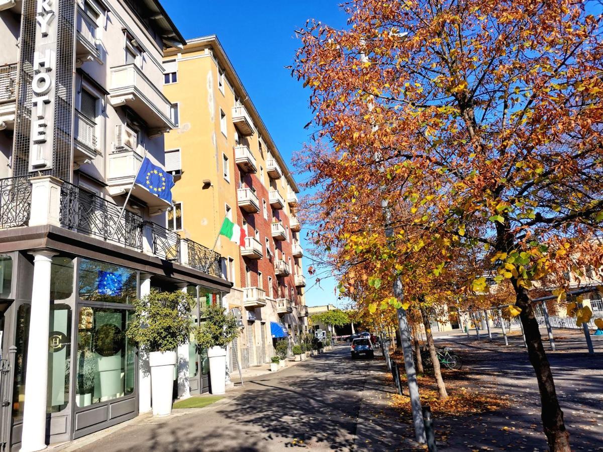 Apartment Express Traveller's Iii Front Station Fs Parking Privato *