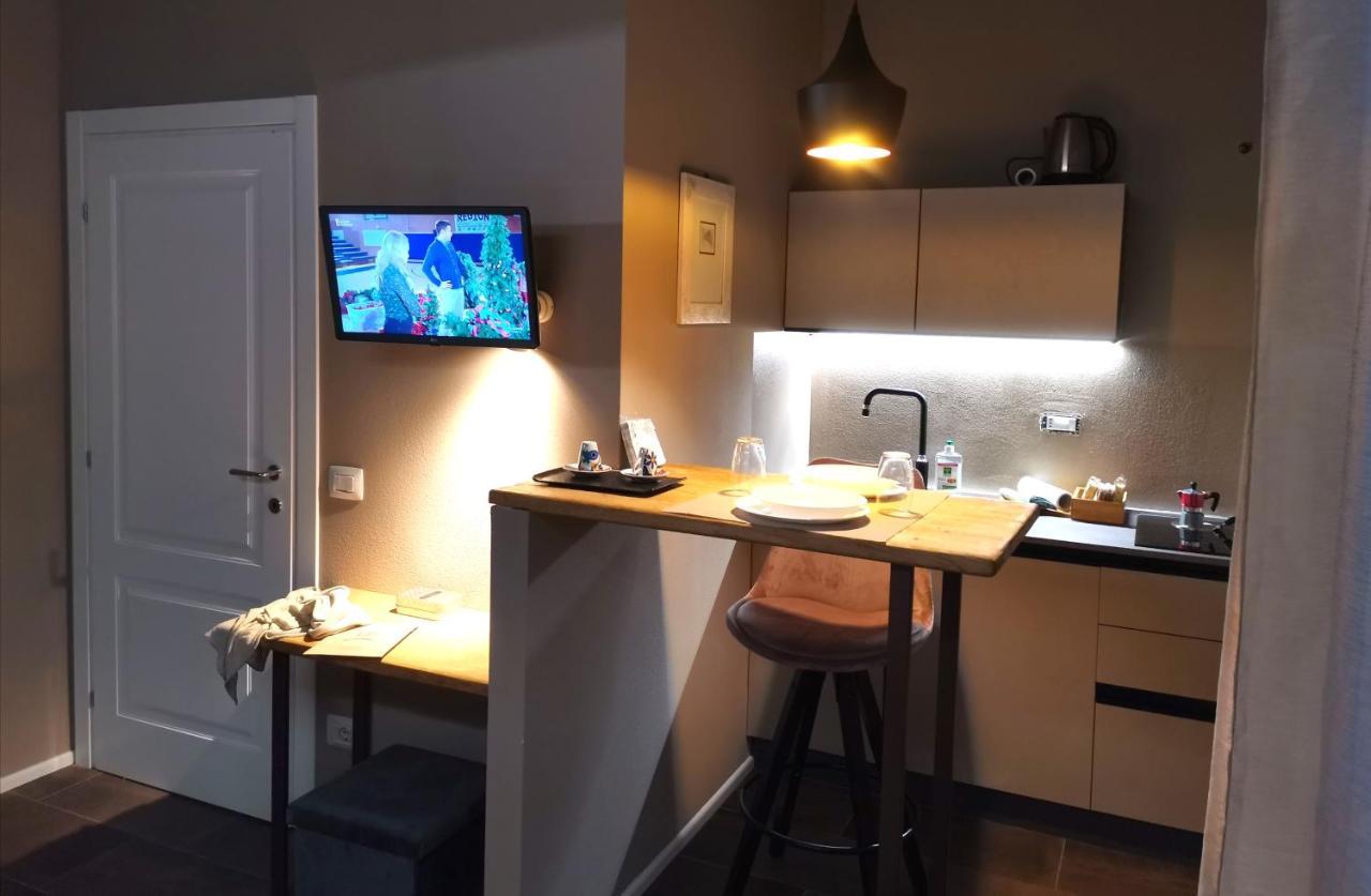 Express Traveller's Iii Front Station Fs Parking Privato Apartemen Parma